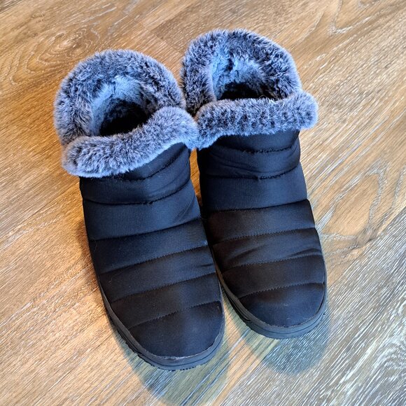 Minnetonka Northtown Boots - Picture 1 of 10